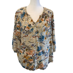 Lucy & Laurel Floral Blouse, V- neck, quarter sleeves, 100% Rayon, size Med